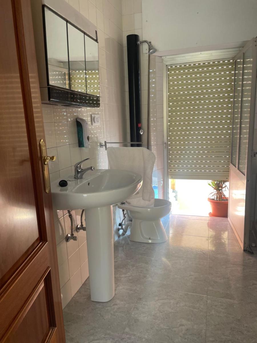 Cómodo hogar en Cistierna - Housity