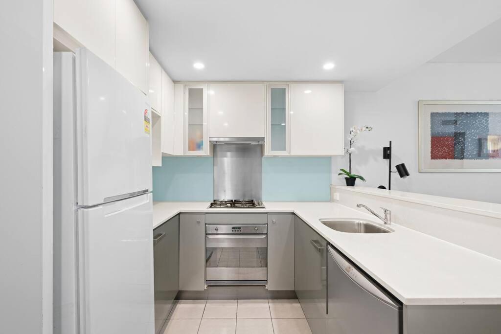 Suitetrails - Vibrant 2bd hideaway - 1 bd converted from a study