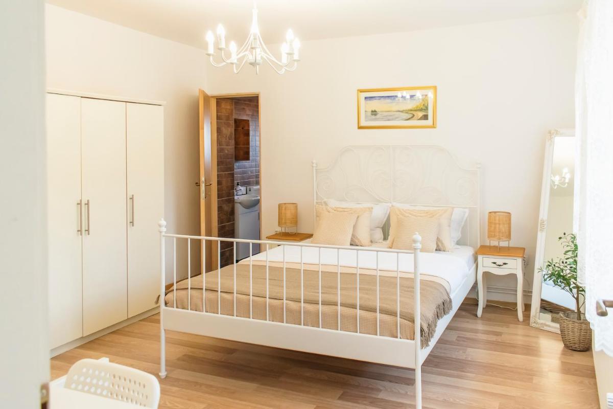 GoodLife Holiday House - Family & Friends - Housity