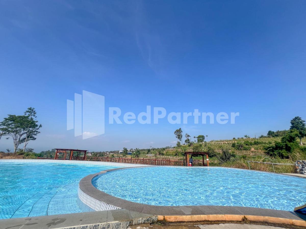 Glamping Pengilon Edupark Mitra RedDoorz - Hizvo
