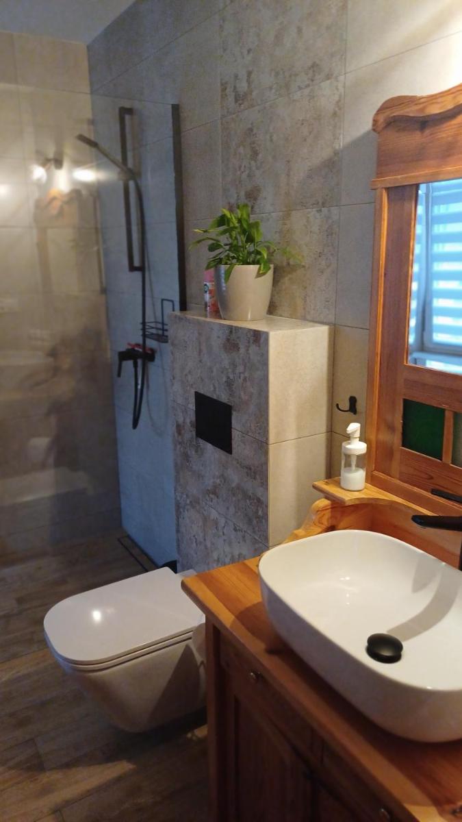 NAD JEZIOREM - Apartamenty - Housity