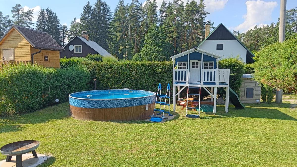 Chata Mareček - v lesní osadě u řeky Lužnice - Housity