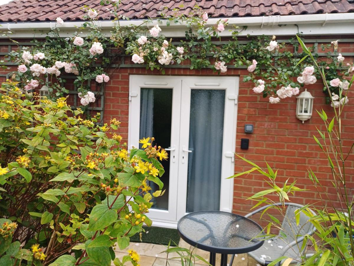 Santi Bhavana Bed & Breakfast - Housity