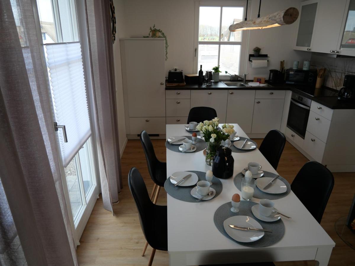neben Wismar FH