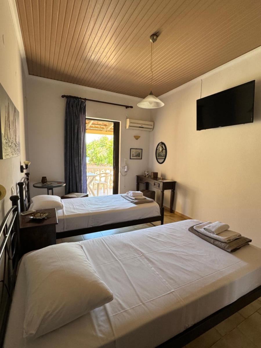 Dennis L studios - Hizvo