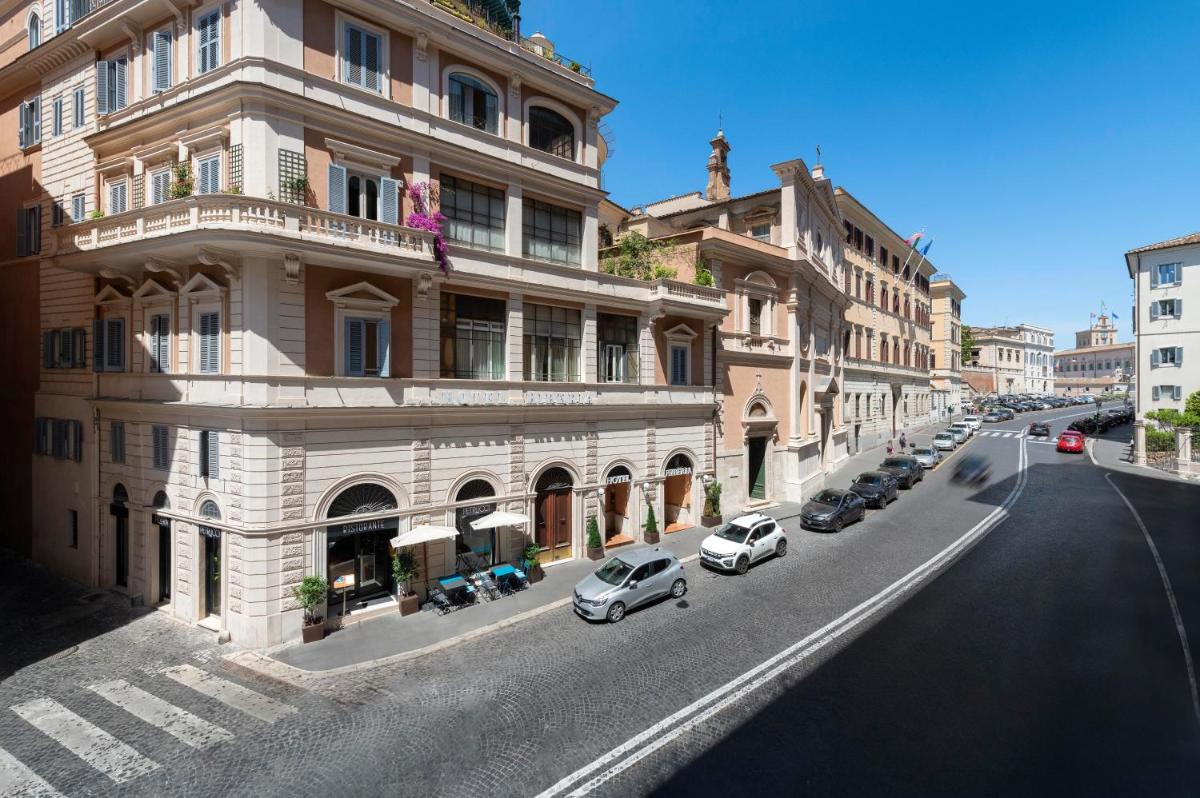 Hotel Hiberia - Housity