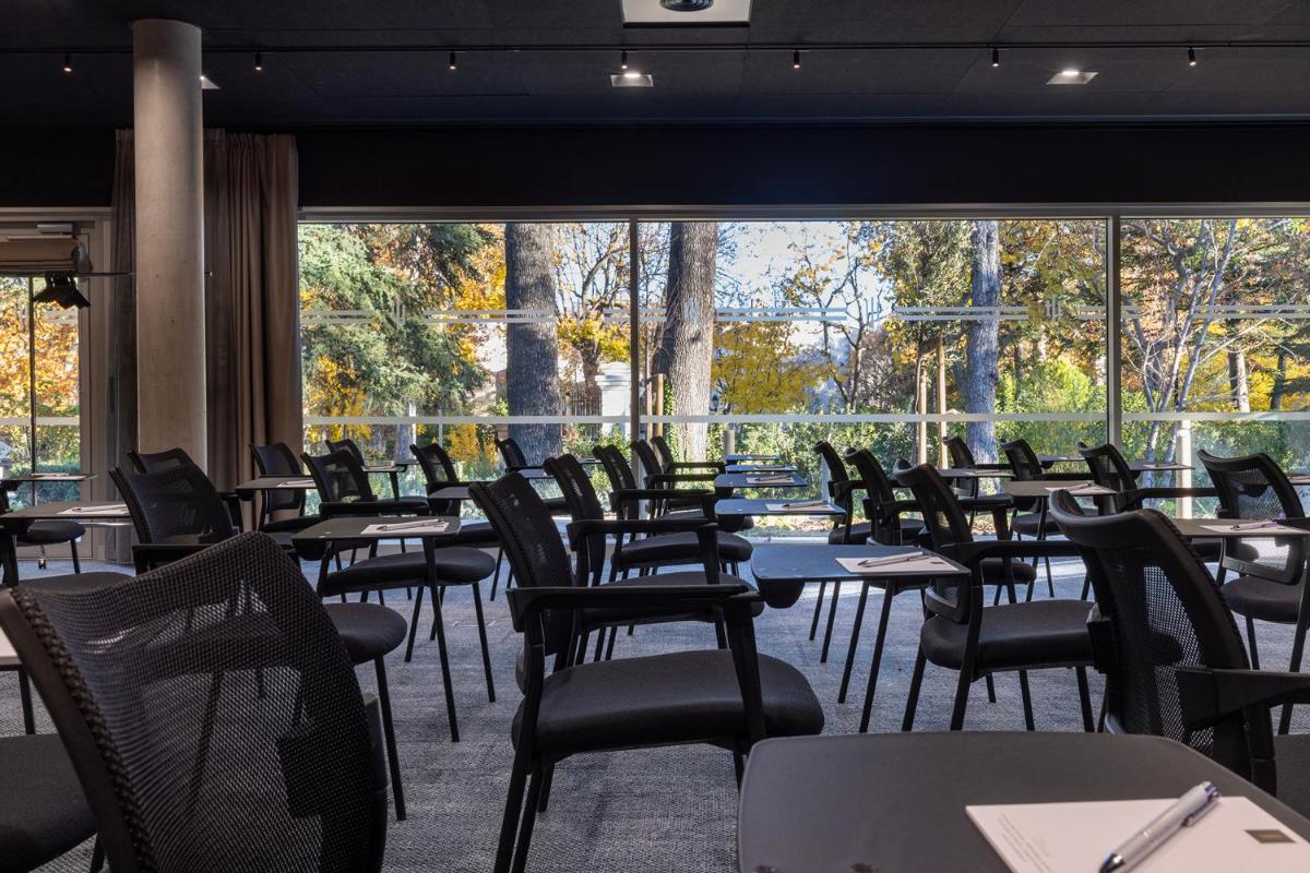 Restaurant ou autre lieu de restauration dans l'établissement Hôtel Spa Restaurant Villa Castellane