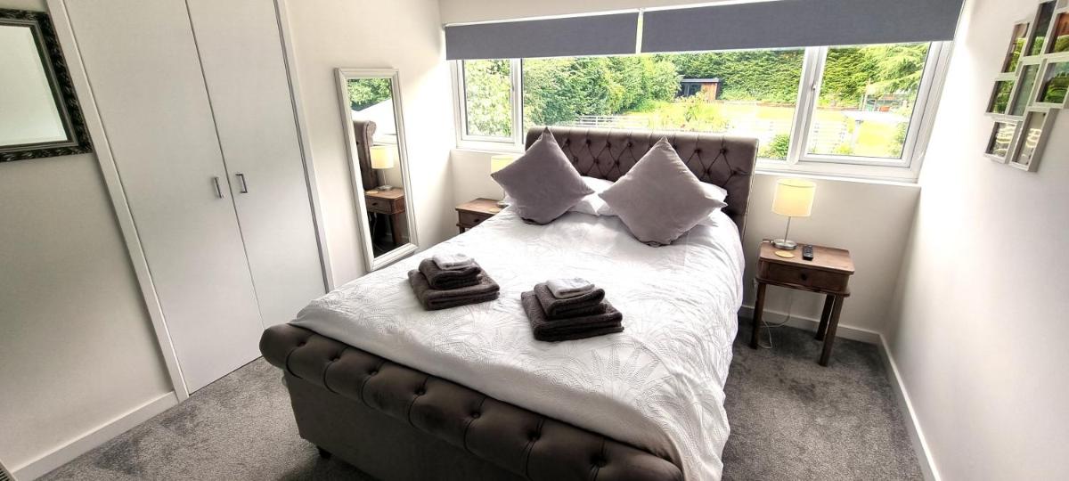 Beautiful Detached 1 bedroom Apartment - Housity