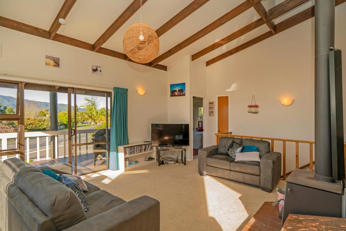5 o'clock Somewhere - Tairua Holiday Home - Housity