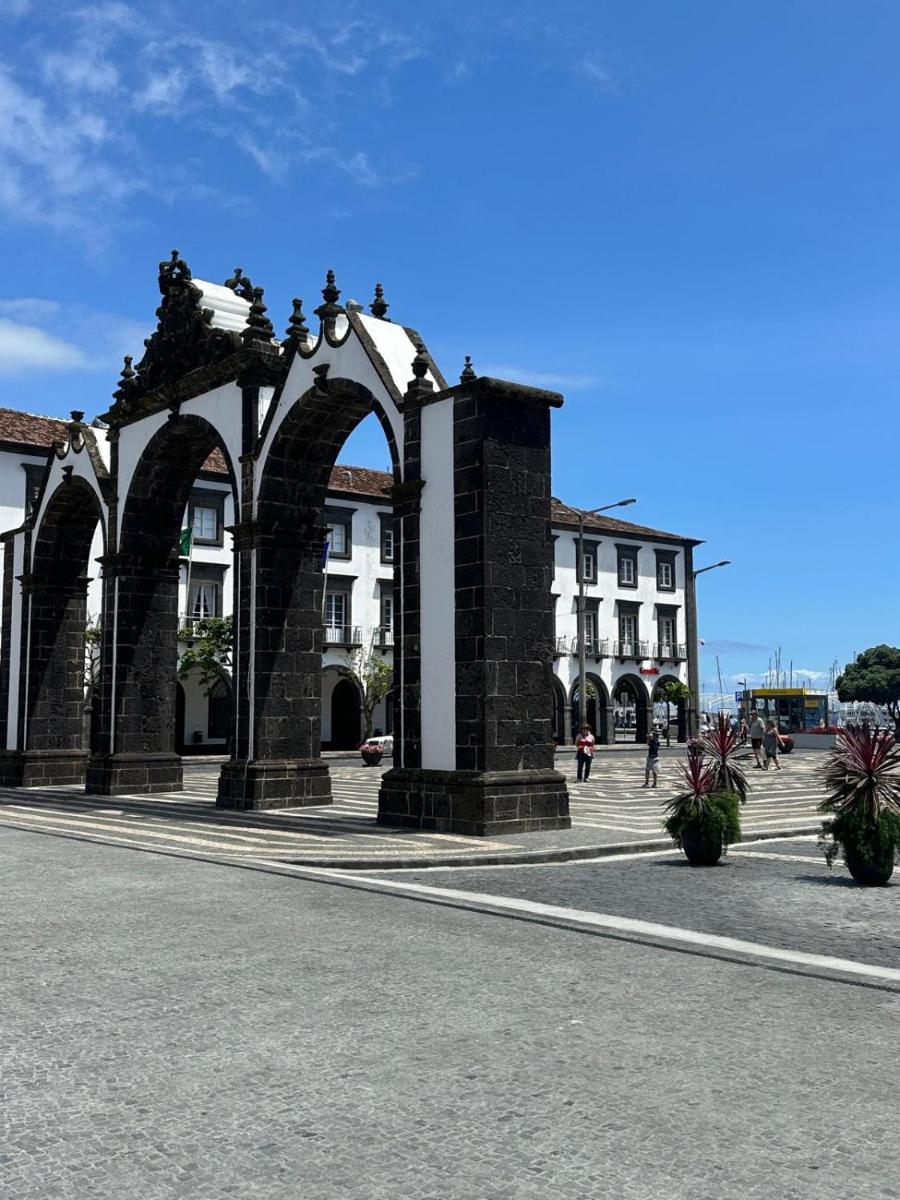 Azor International House - Housity
