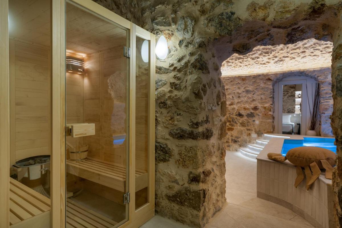 YeeOn Boutique Hotel, Gythio - Historic Hotels of Europe - Housity