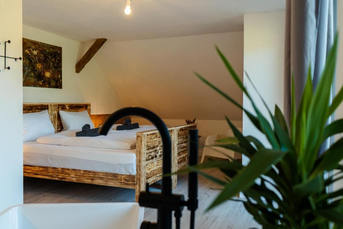 Chez Julie - Housity