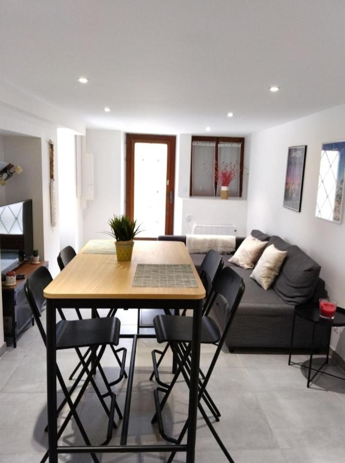 Maison Cosy Calme Central Bus Lac Kir - Housity