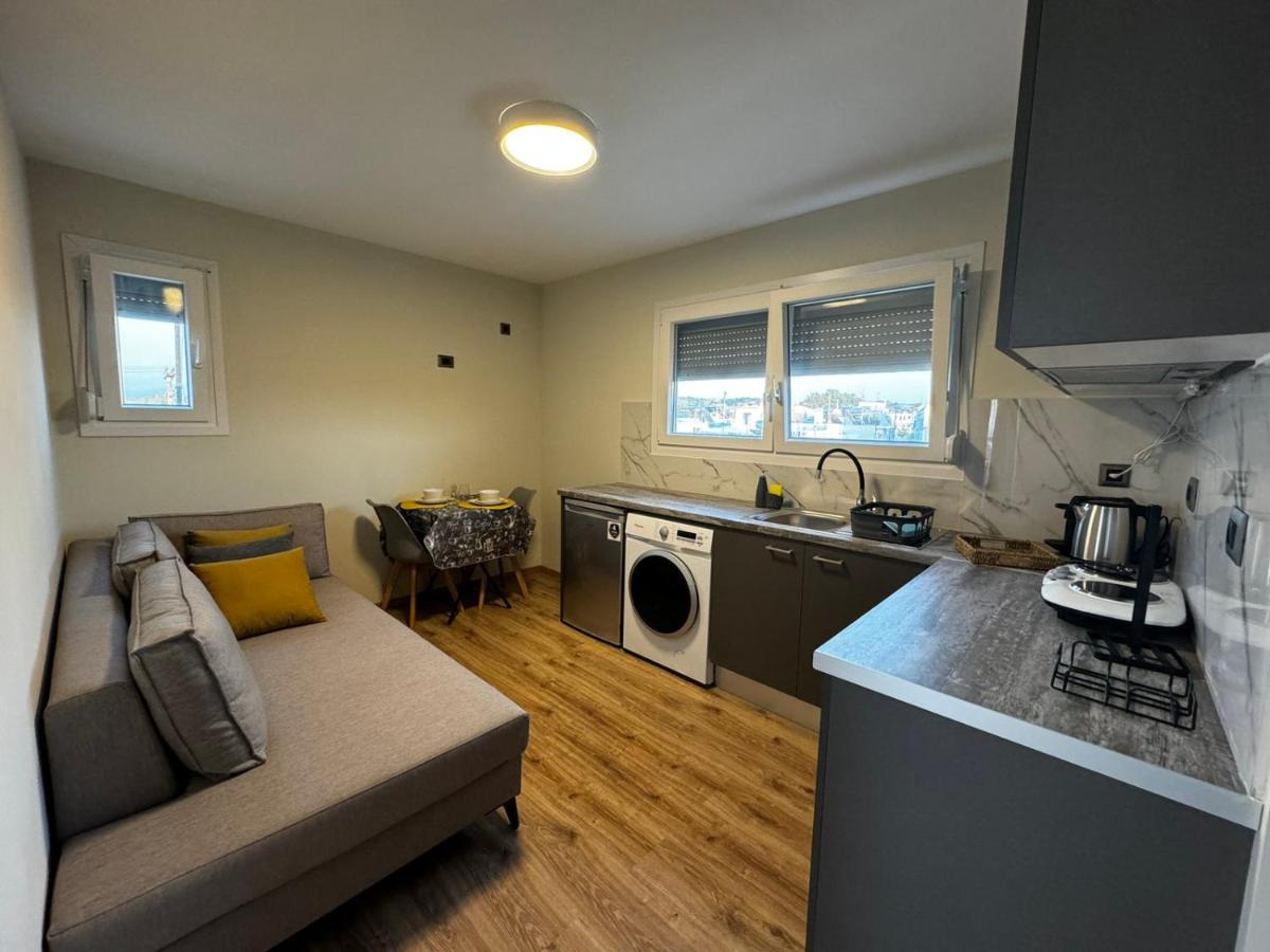 Andreas Studios - Housity
