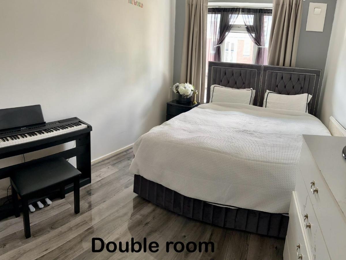 Cosy Room by Excel, Emirates Cable Car, 02Arena - Housity