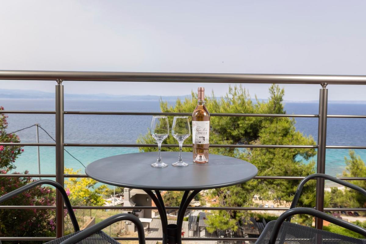 Sea View Apollo Apartments & Studios in Afytos - Housity