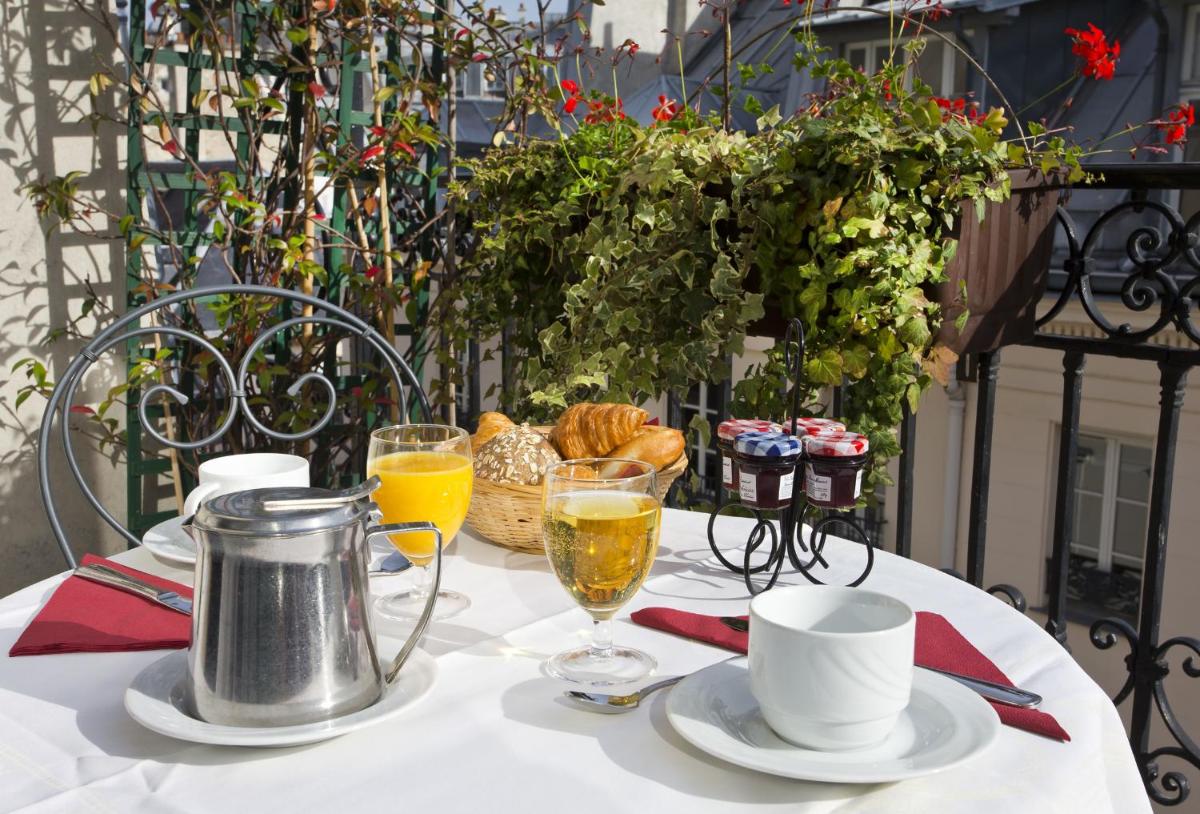 Boissons dans l'établissement Hôtel Saint-Pétersbourg Opéra & Spa