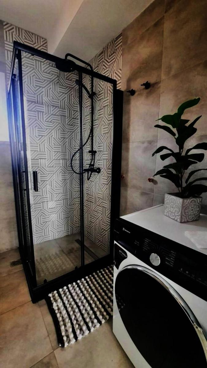 Villa Dimitri - Beach House - Hizvo