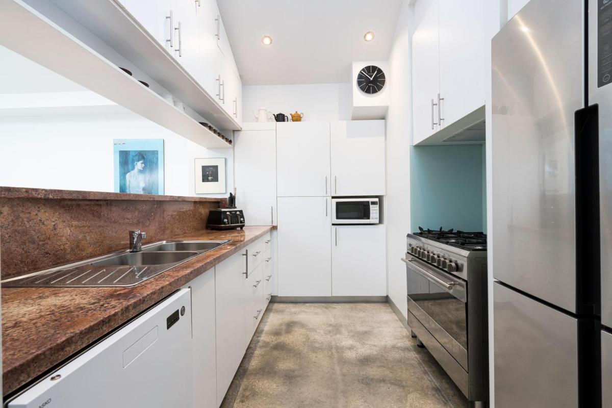 StayCentral - Fairfield Four-bedroom Home - Housity