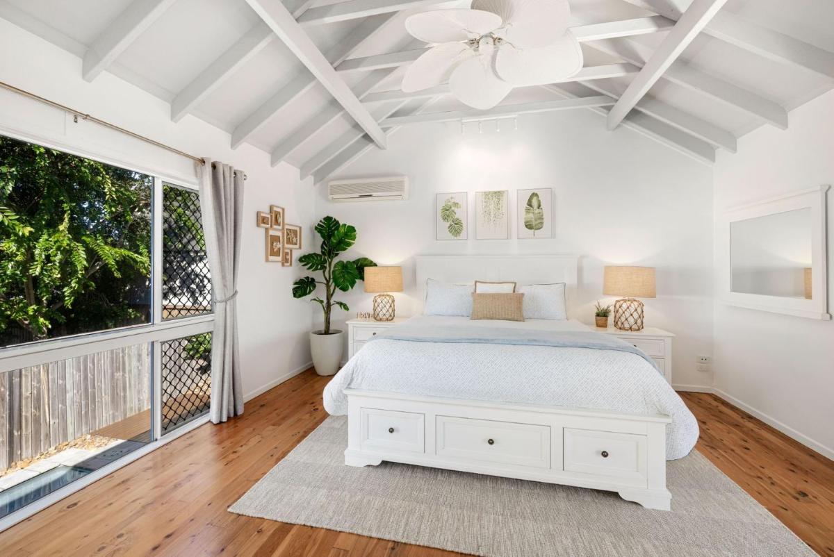 Hume Street 22 Golden Beach - Housity