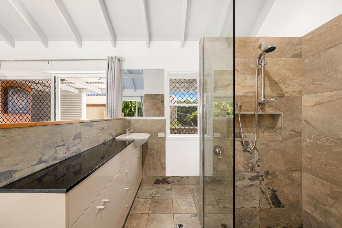 Hume Street 22 Golden Beach - Housity