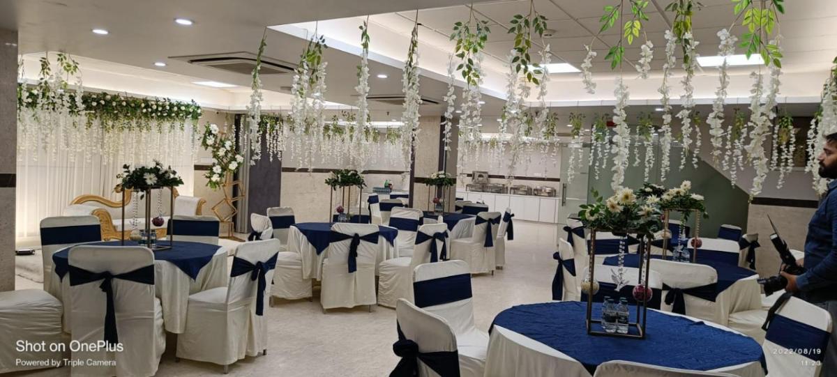 Iris Park Hotel New Delhi - Housity
