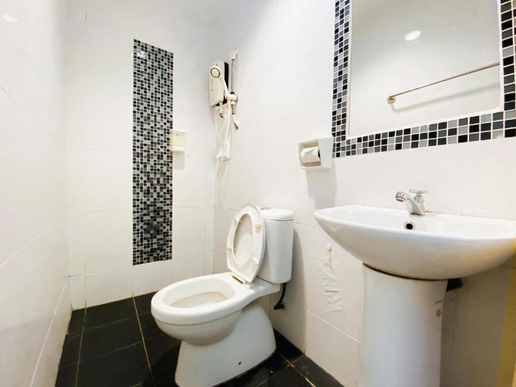 Sun Inns Hotel Equine, Seri Kembangan - Housity