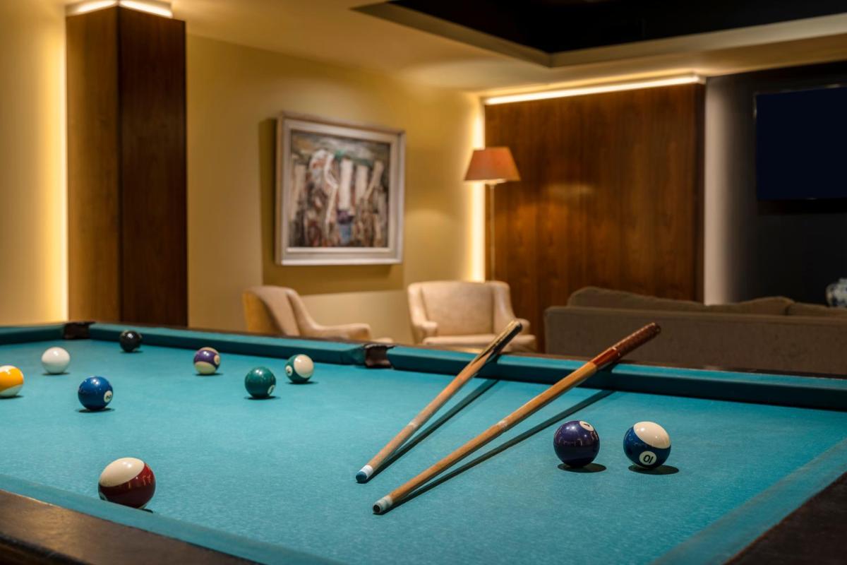 Uma mesa de bilhar em TUI Blue Gardens - Adults-only - Savoy Signature