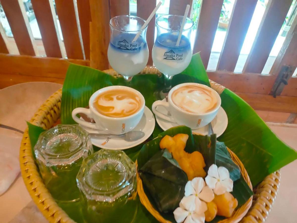 Alaska pool cafe&homestay2 - Housity