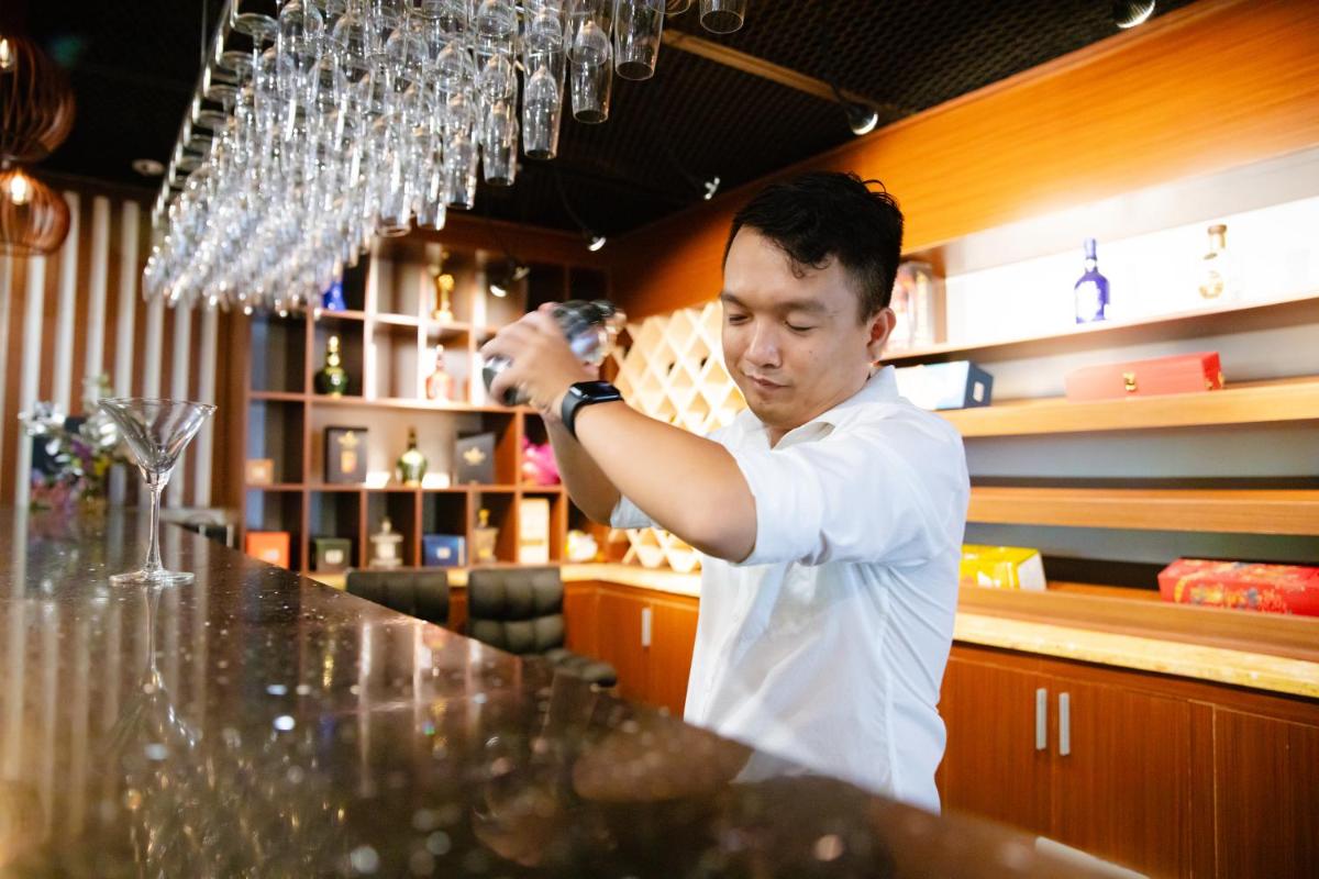 Suitetrails - Golden Dragon Hotel Sai Gon