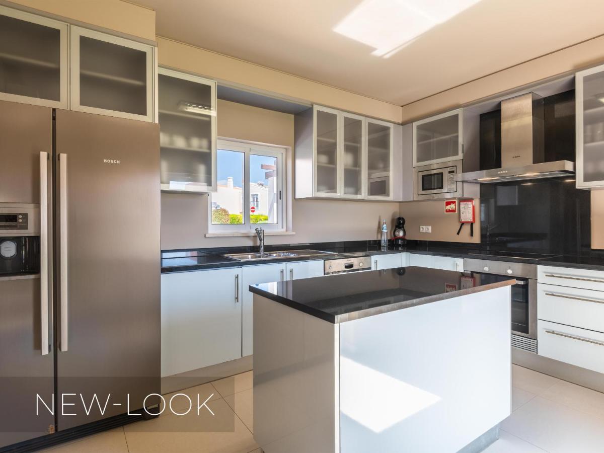 A cozinha ou kitchenette de Vale da Lapa Village Resort