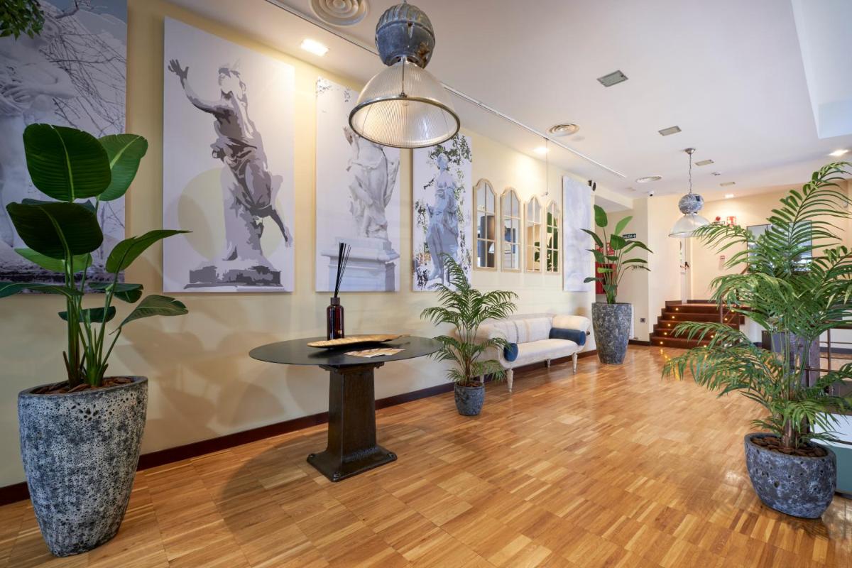 Hotel AR Isabel de Farnesio - Housity