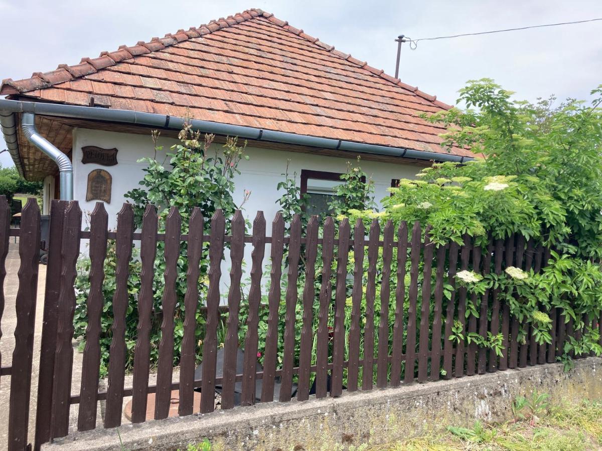 Panoráma Vendégház - Housity