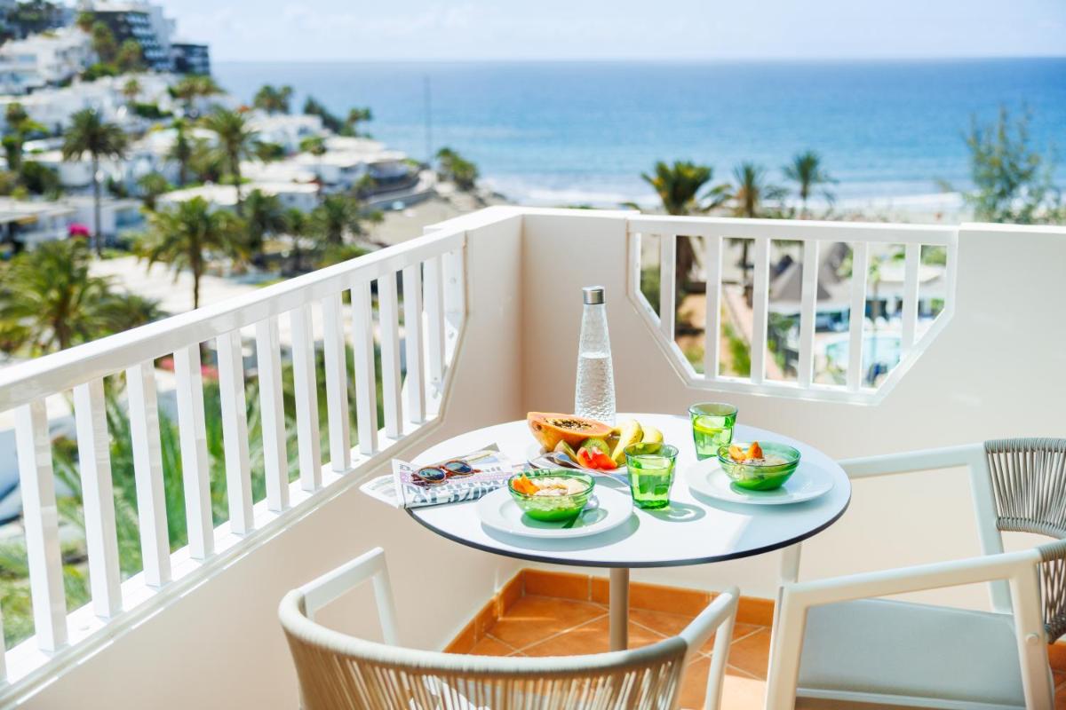 Comida en o cerca de este apartahotel