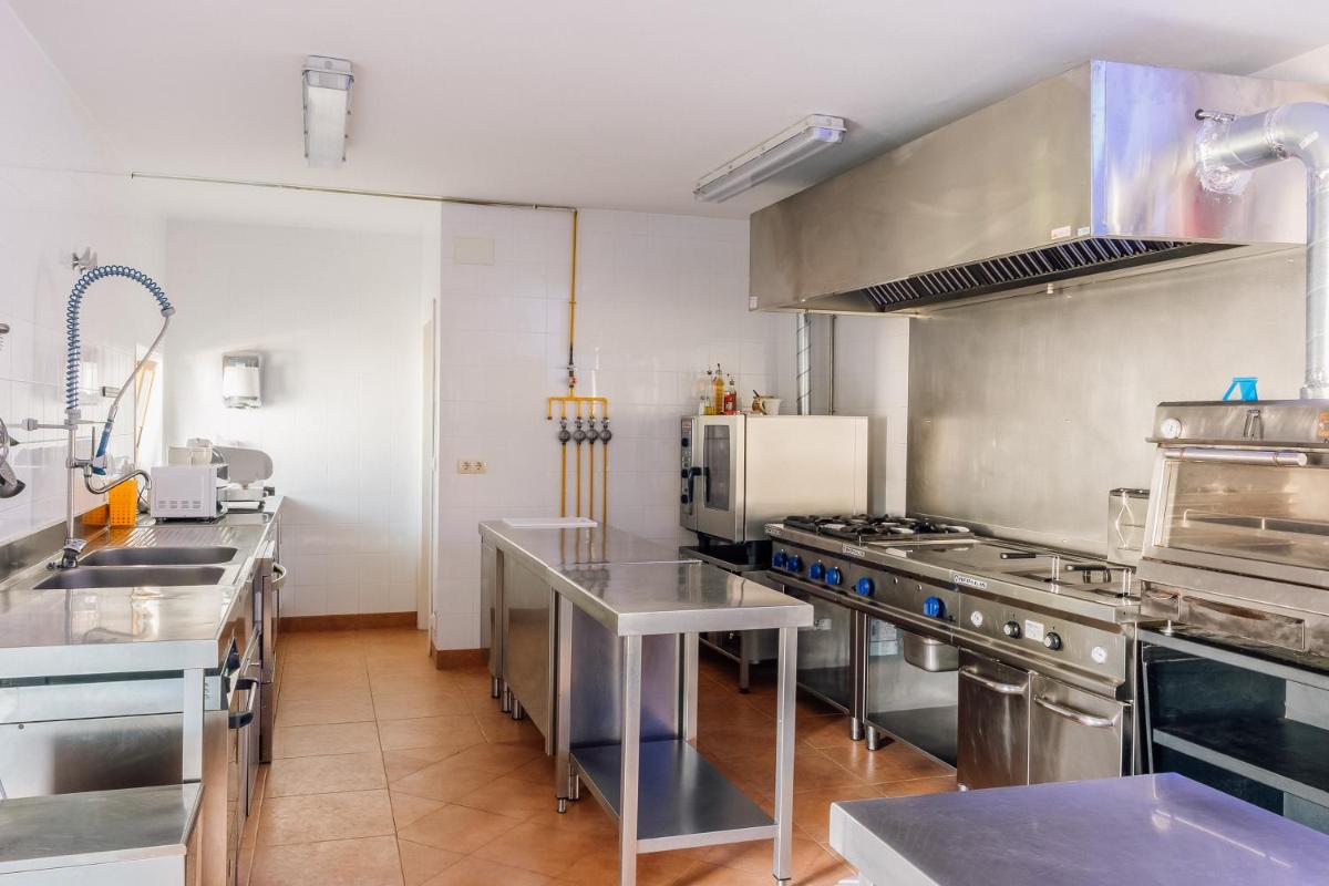 Vila Vilariño Albergue Hotel & Restaurante - Housity