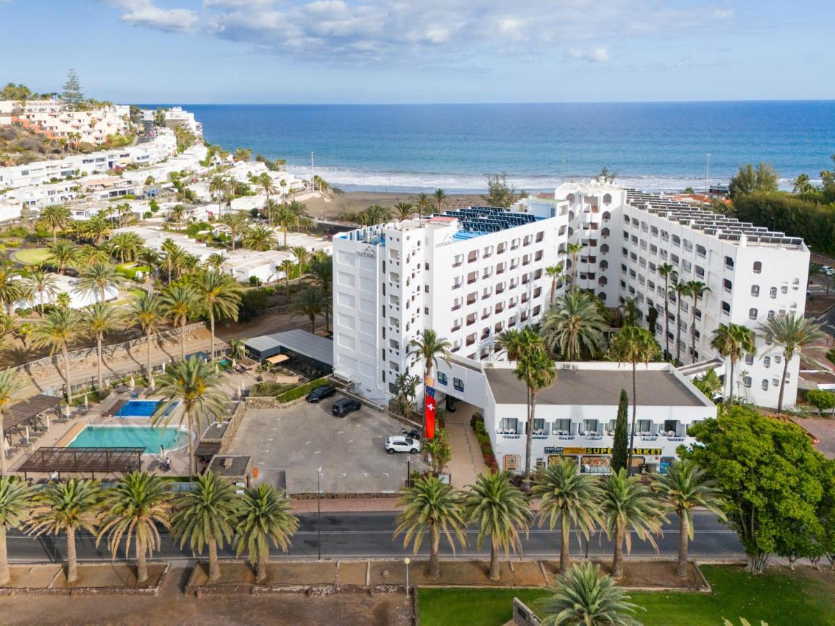 una vista aérea del hotel y el océano en Hapimag San Agustín, en San Agustín