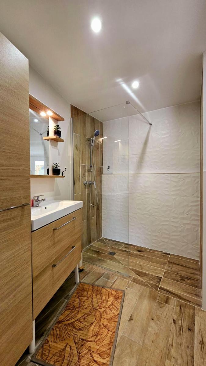 Flassans Gites &Spa - Housity