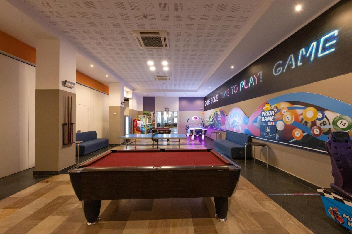 Sala de juegos en Eurostars Las Salinas