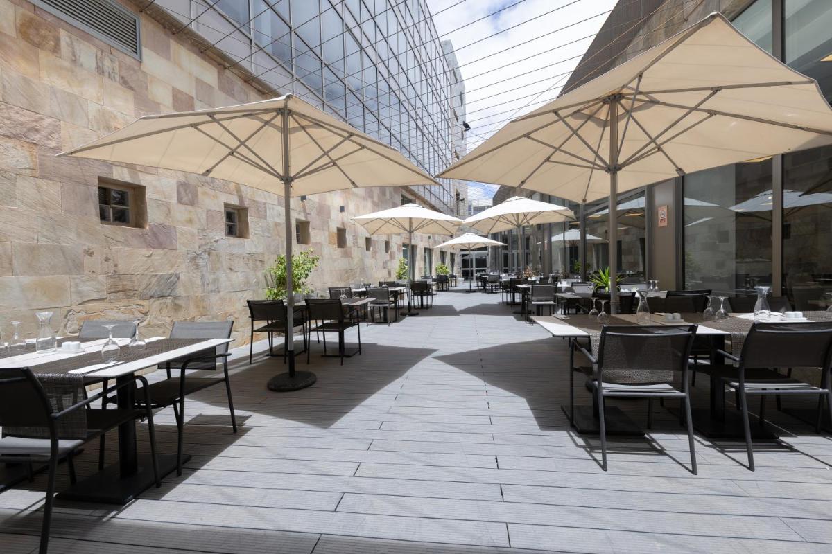 Un restaurante o sitio para comer en Eurostars Las Salinas