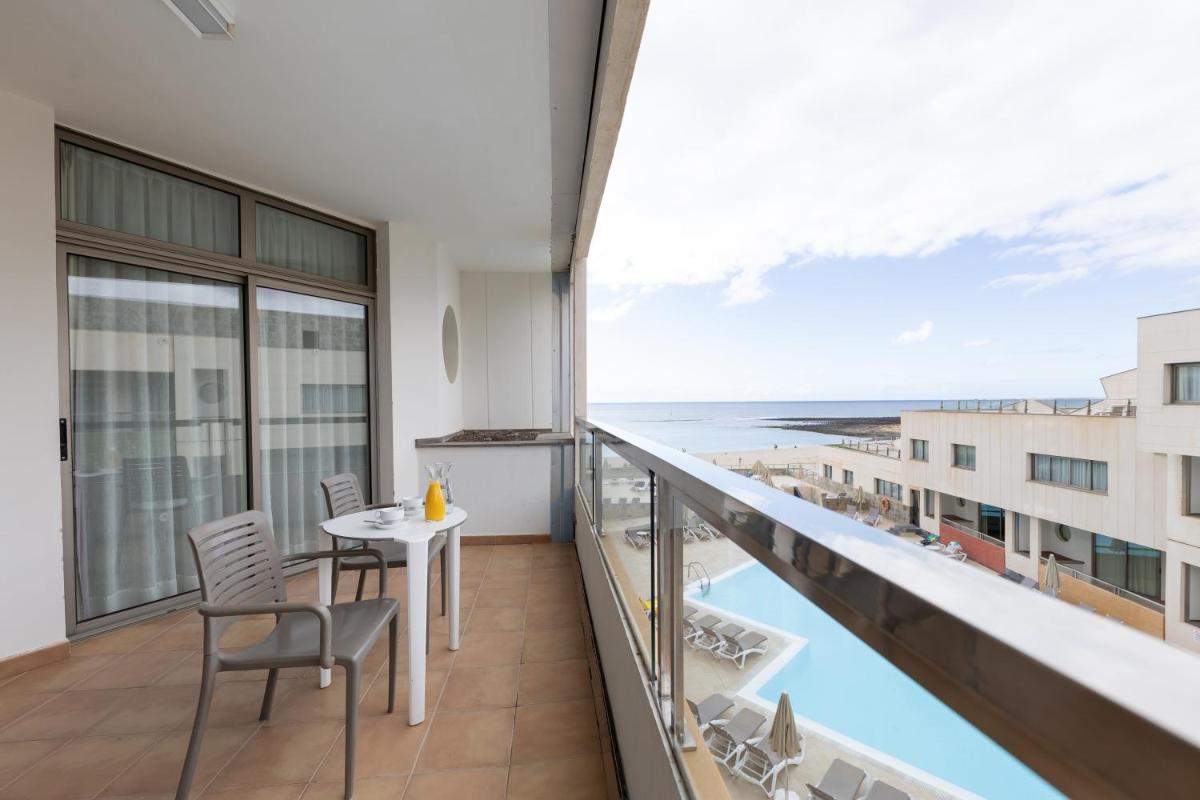 Un balcón o terraza de Eurostars Las Salinas