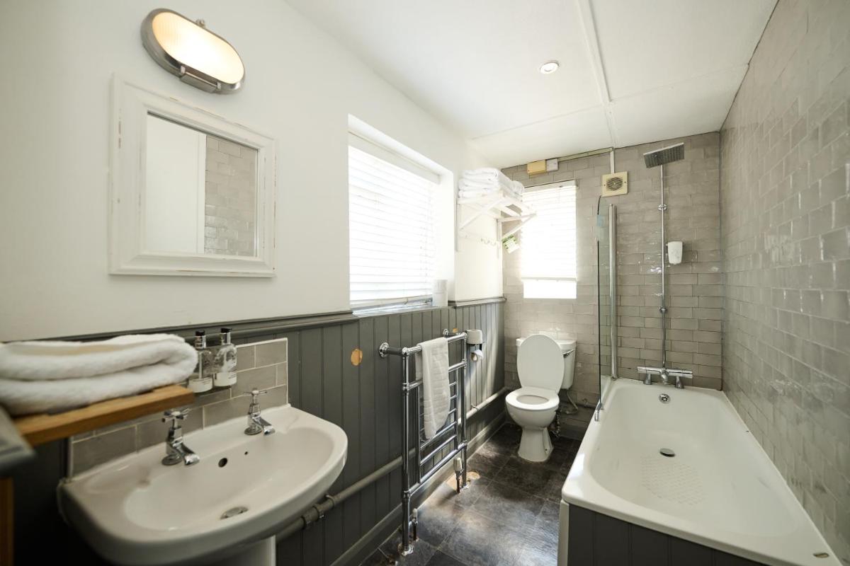 White Hart, Newmarket by Marston's Inns - Housity