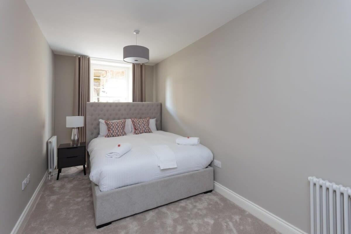 Dragon Suites - Edinburgh City Centre 1 Bed Apartment - Hizvo