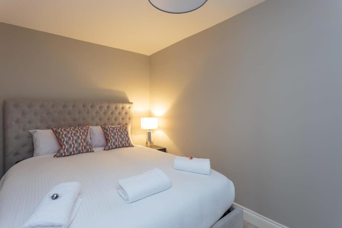 Dragon Suites - Edinburgh City Centre 1 Bed Apartment - Housity
