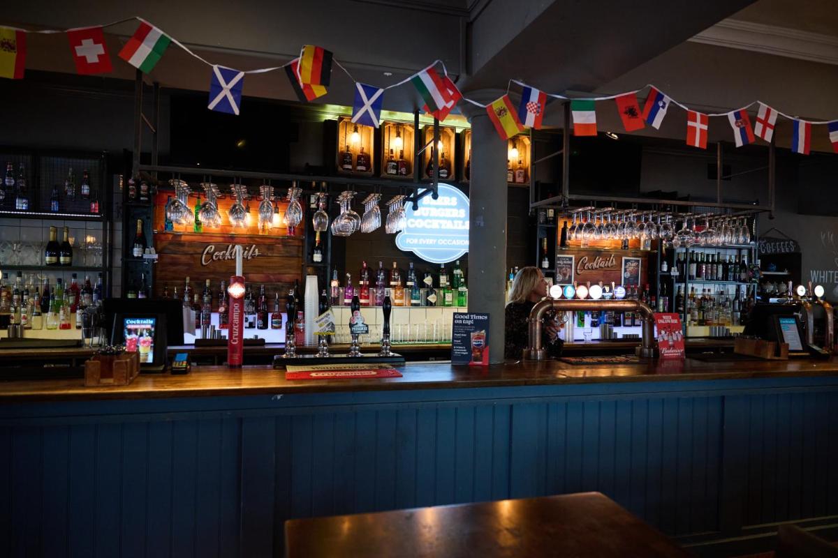 White Hart, Newmarket by Marston's Inns - Housity