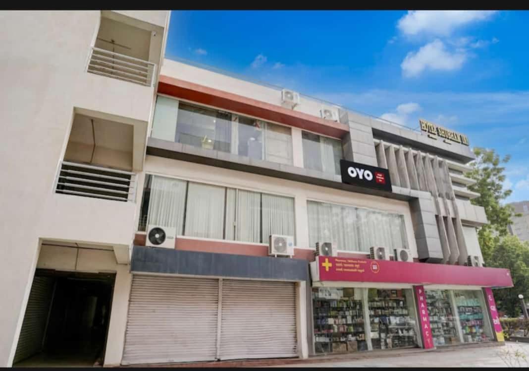 Hotel Shubham Inn - Hizvo