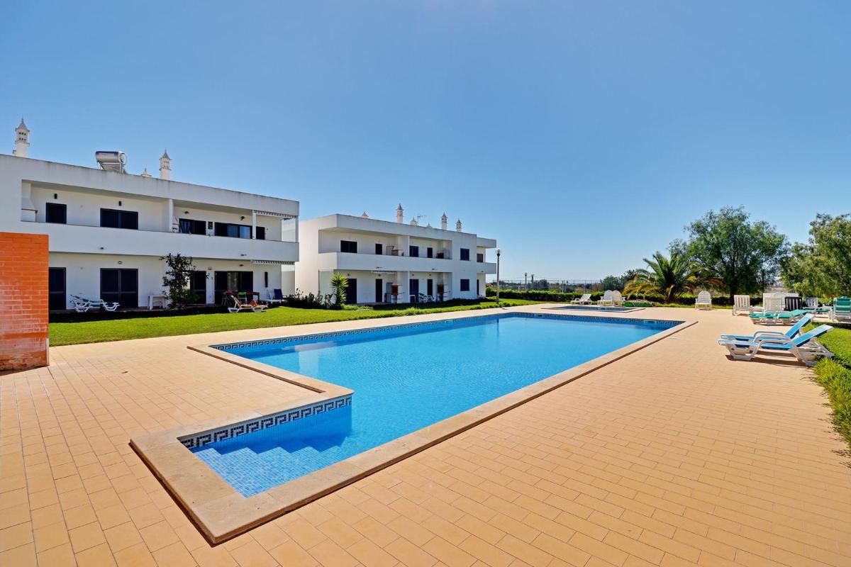 Pêra Secret Garden 1 and Pool by Homing - Housity