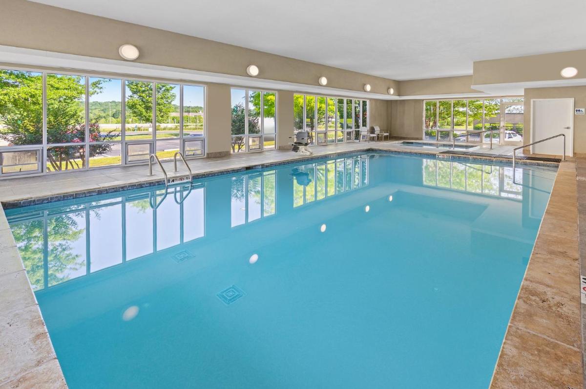 Holiday Inn Express Hotel & Suites Ooltewah Springs - Chattanooga by IHG - Housity