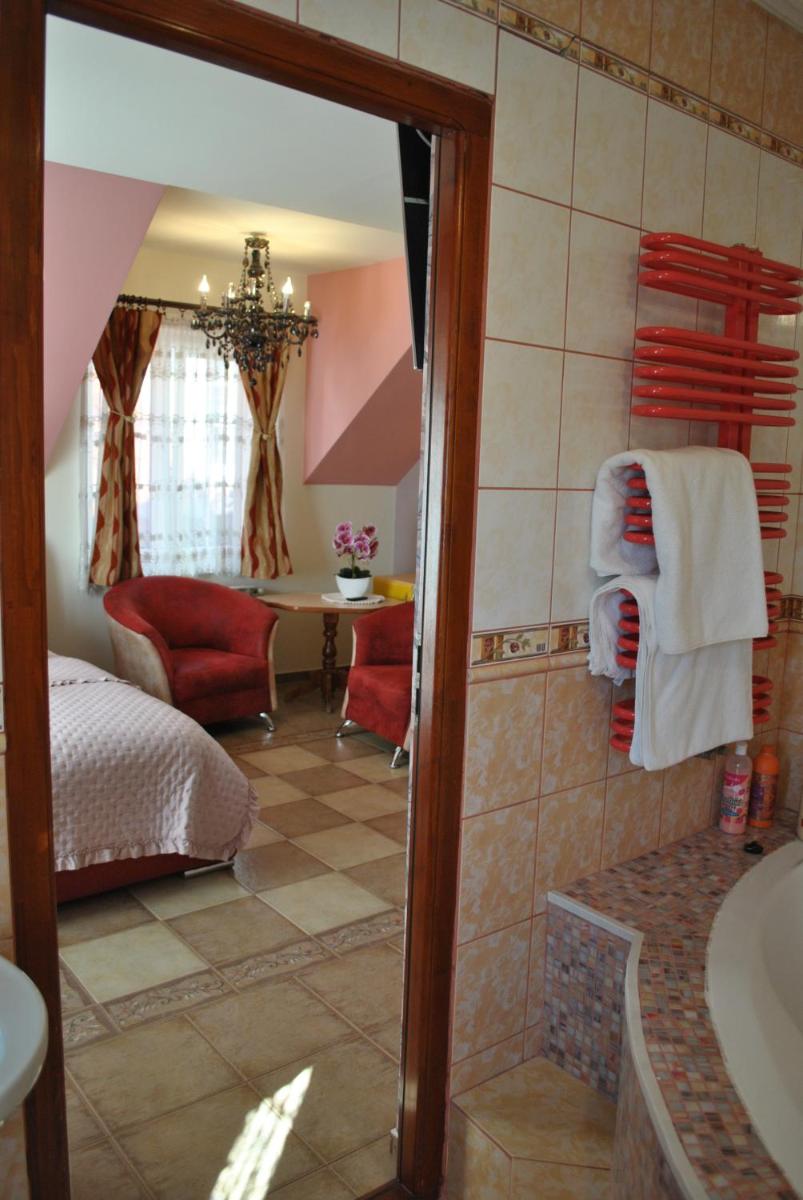 Flamingo - Housity