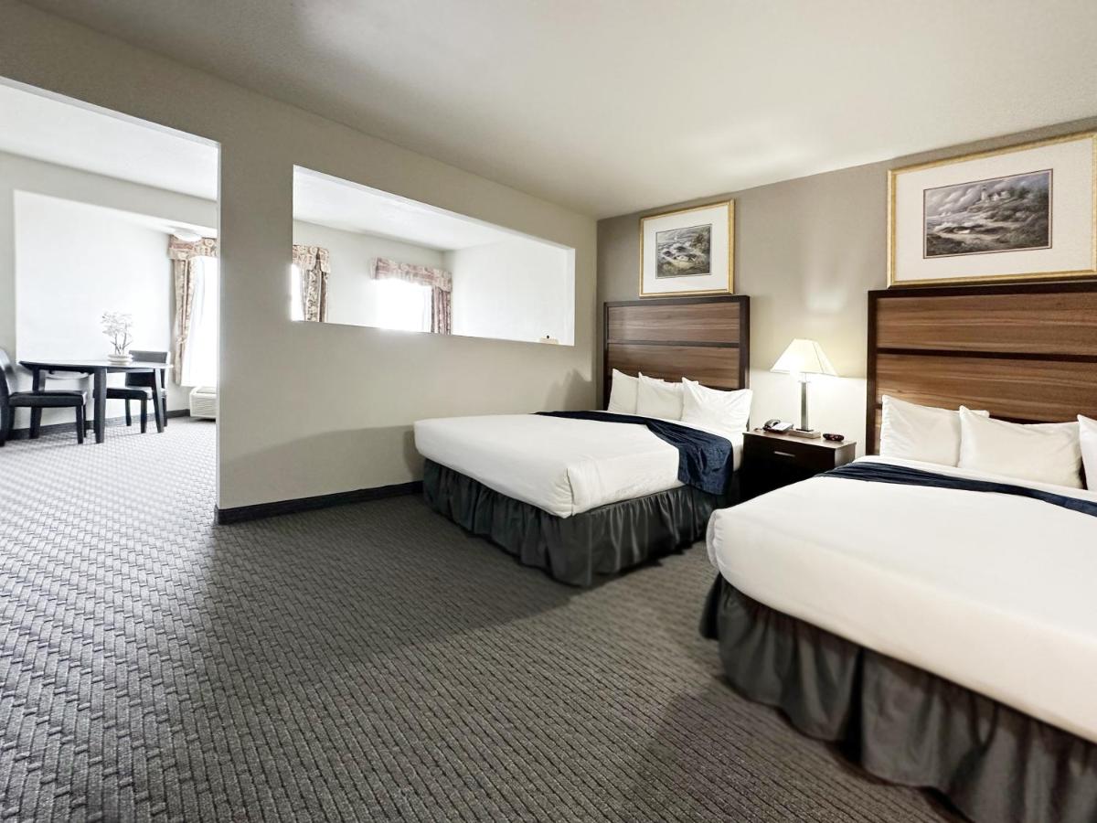 BayVue Hotel, Resort & Suites - Housity
