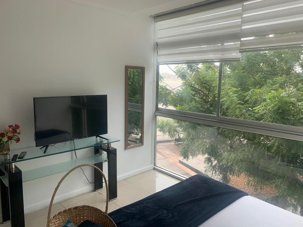 Ecusuites Family Depto Resort Riverfront Gye - Housity